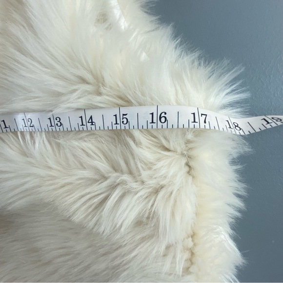 Ellison faux fur cream vest with fringe bottom wms sz small - Picture 9 of 15